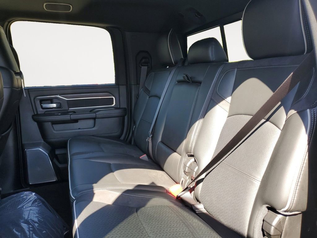 New 2025 RAM 2500 Laramie AWD/4WD image 13