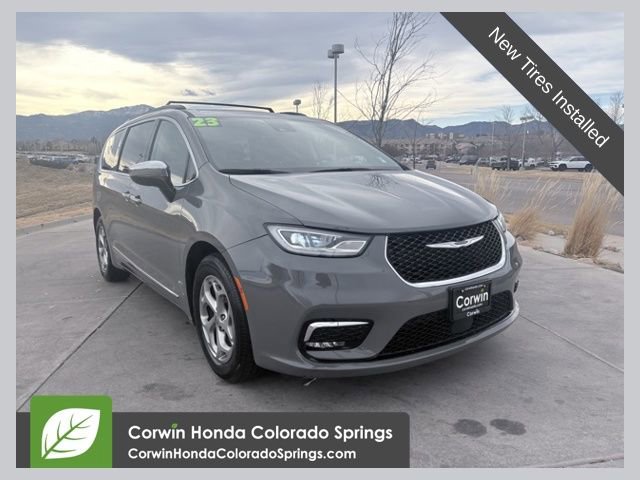 Used 2023 Chrysler Pacifica Limited