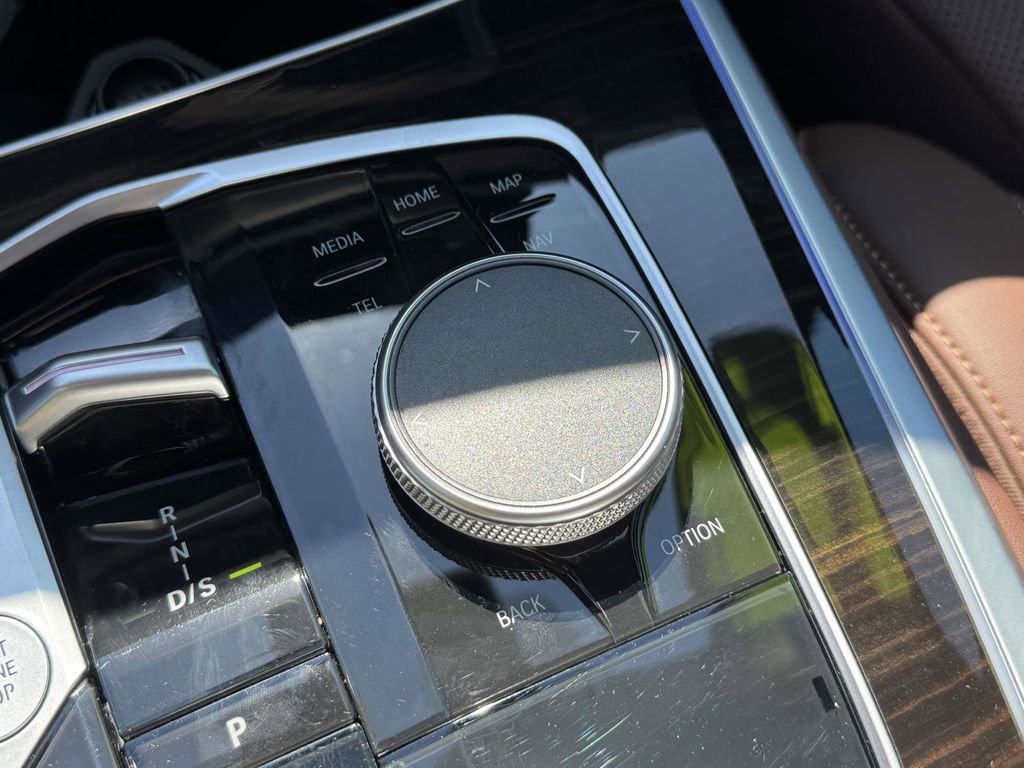 Used 2024 BMW X5 sDrive40i w/ M Sport Package image 13