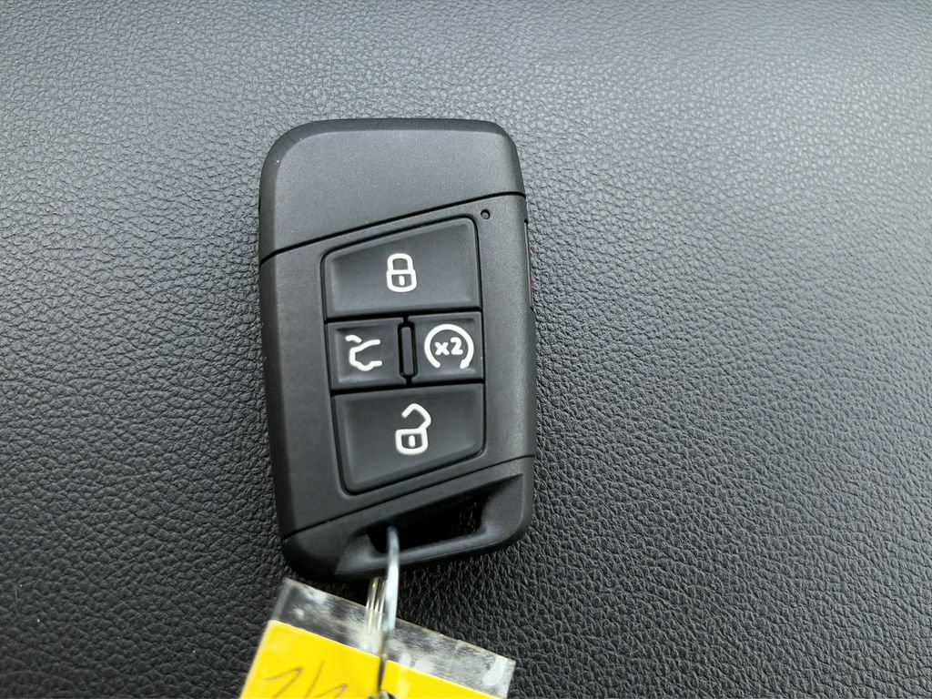 Used 2023 Volkswagen Atlas SEL Premium AWD/4WD image 28
