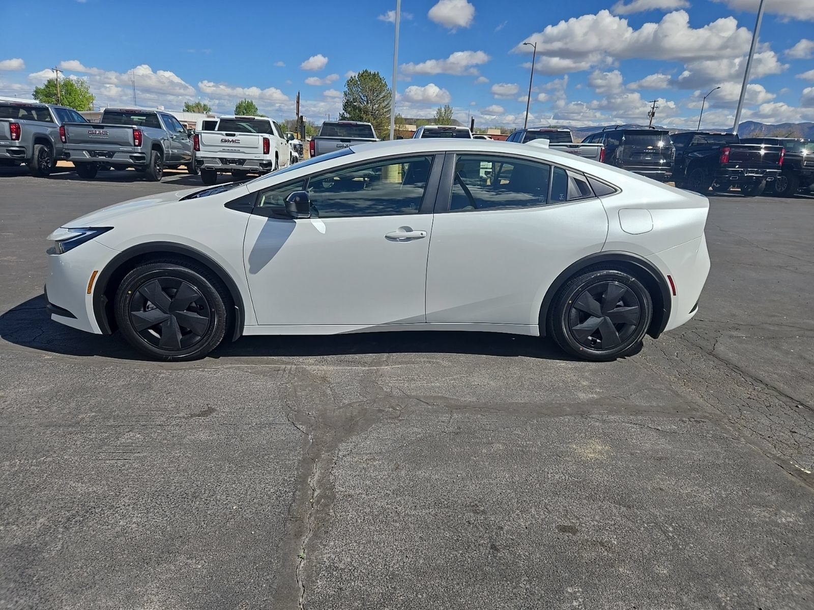 New 2025 Toyota Prius Plug-In Hybrid FWD image 7