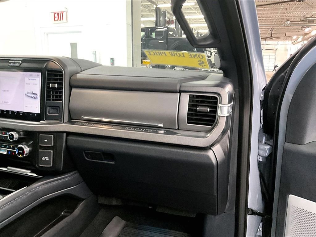 Used 2025 Ford F350 Platinum w/ FX4 Off-Road Package AWD/4WD image 13