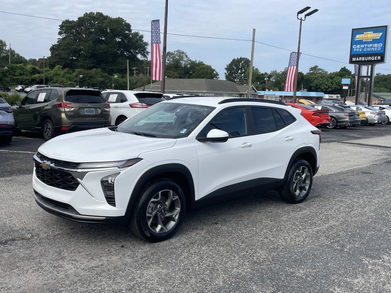New 2026 Chevrolet Trax LT w/ LT Convenience Package FWD image 3