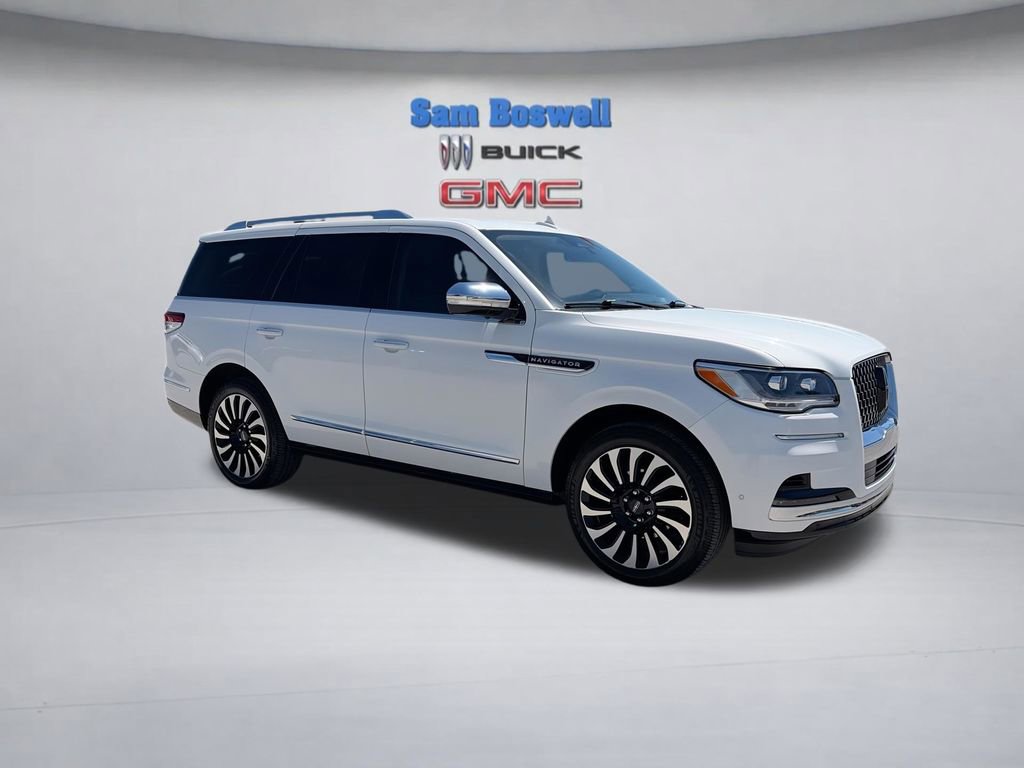 Used 2023 Lincoln Navigator Black Label AWD/4WD image 2
