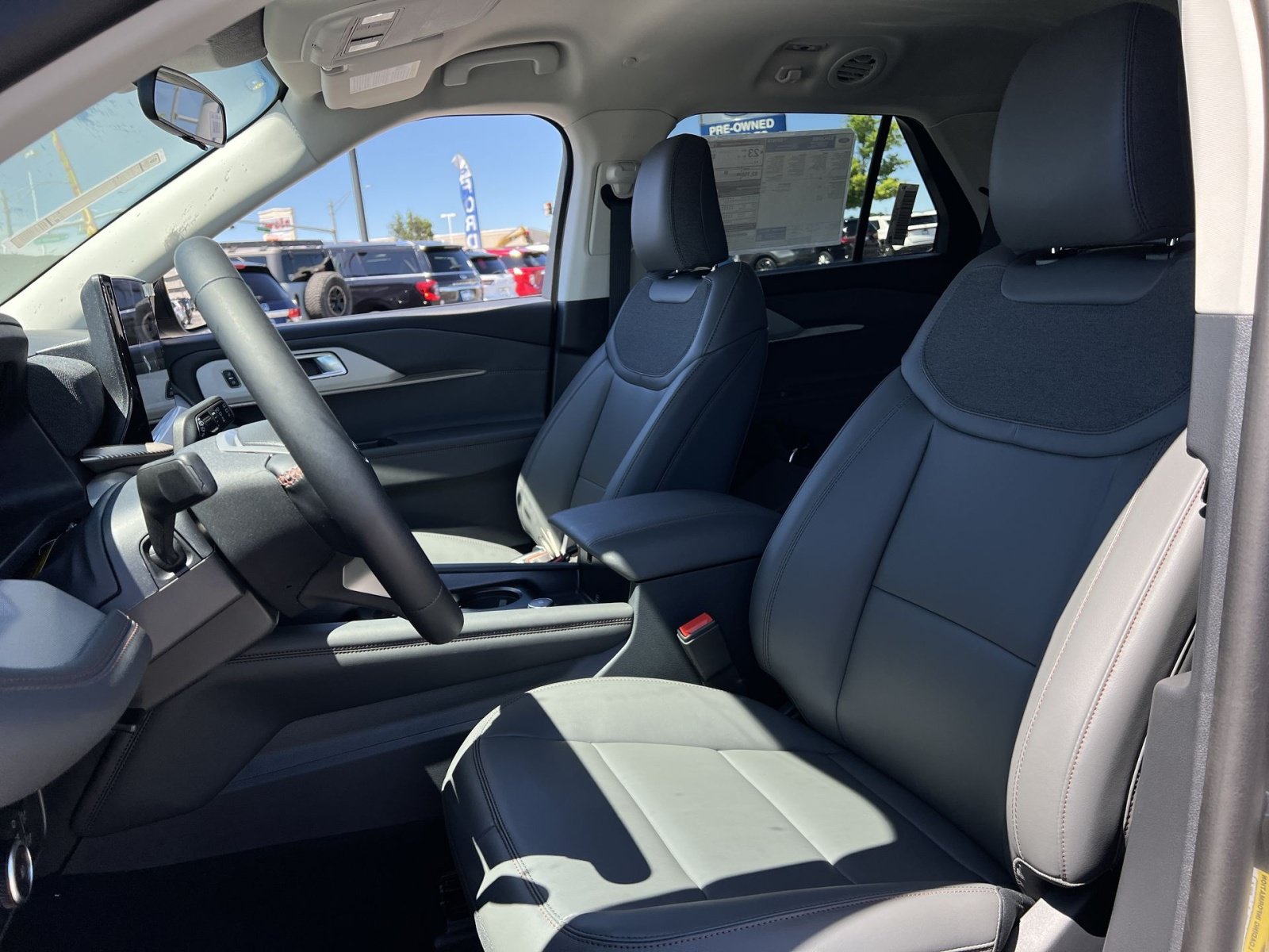 New 2026 Ford Explorer Active w/ Active Comfort Package AWD/4WD image 13