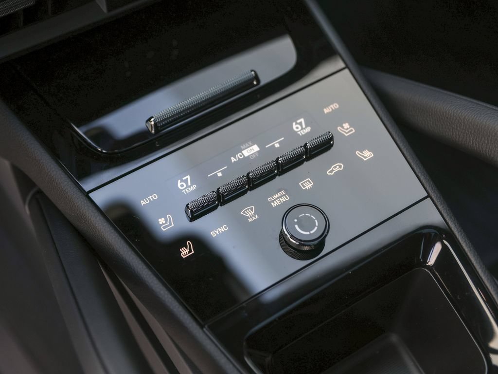 New 2026 Porsche Cayenne Coupe AWD/4WD image 25