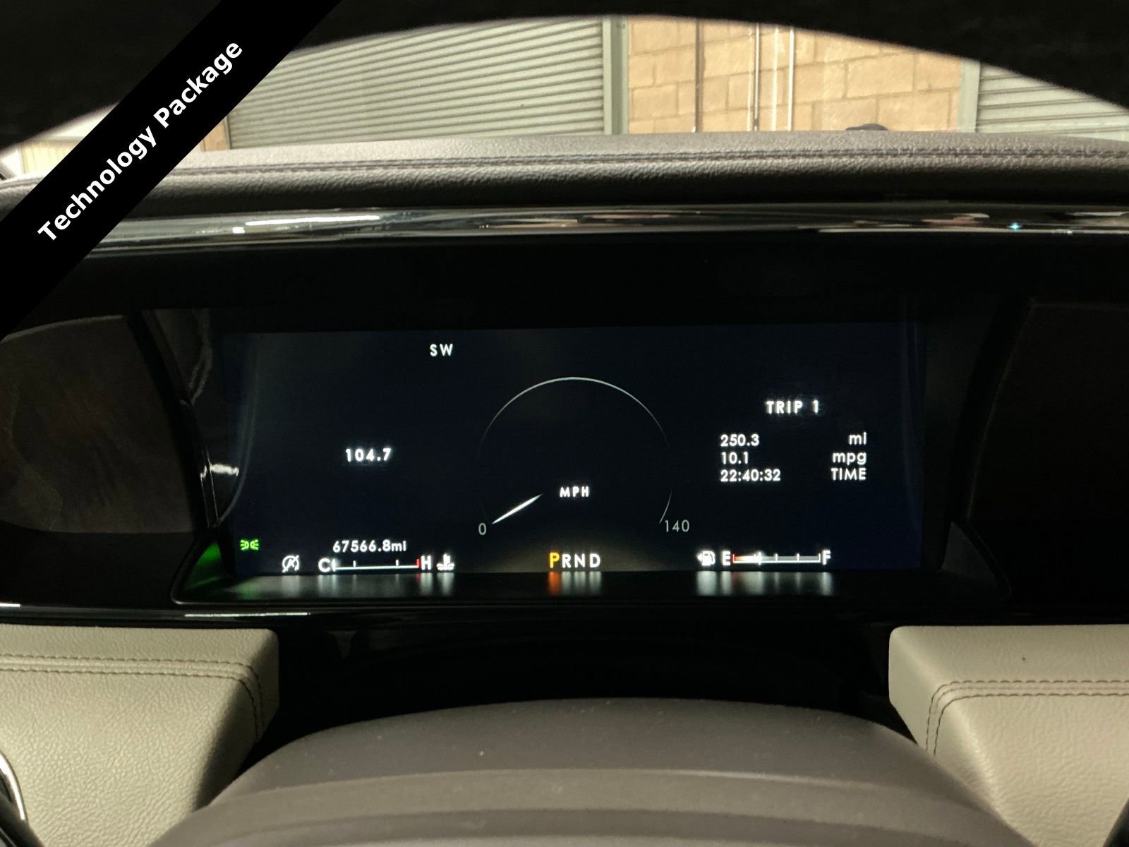 Used 2018 Lincoln Navigator Select w/ Technology Package image 27