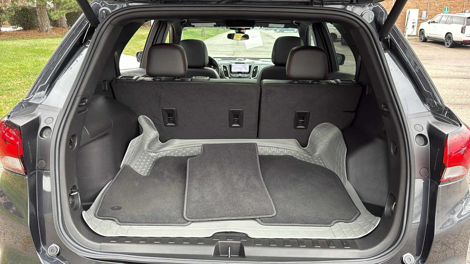 Used 2022 Chevrolet Equinox RS w/ RS Leather Package image 33