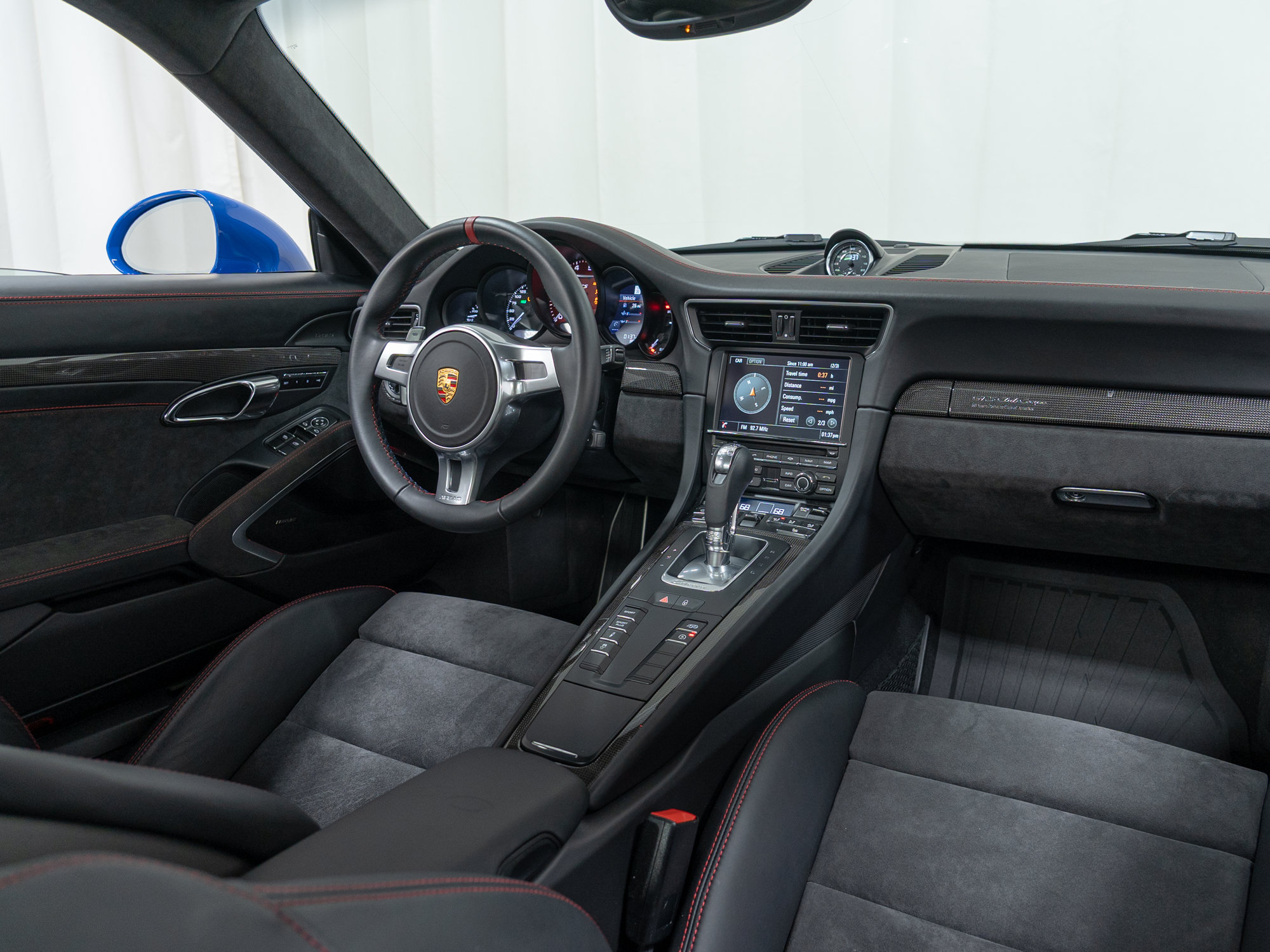 Certified 2016 Porsche 911 Carrera GTS RWD image 24