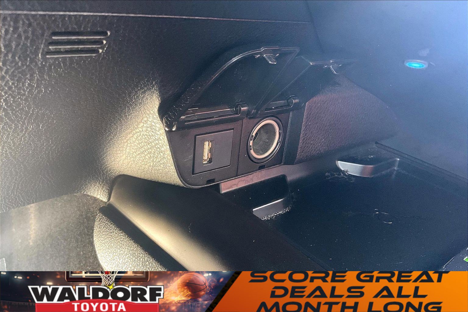 Used 2022 Toyota Camry XSE w/ Navigation Package image 39