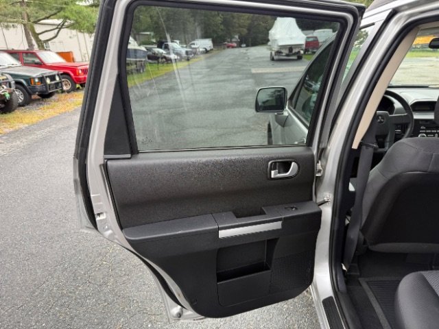 Used 2011 Mitsubishi Endeavor LS image 14