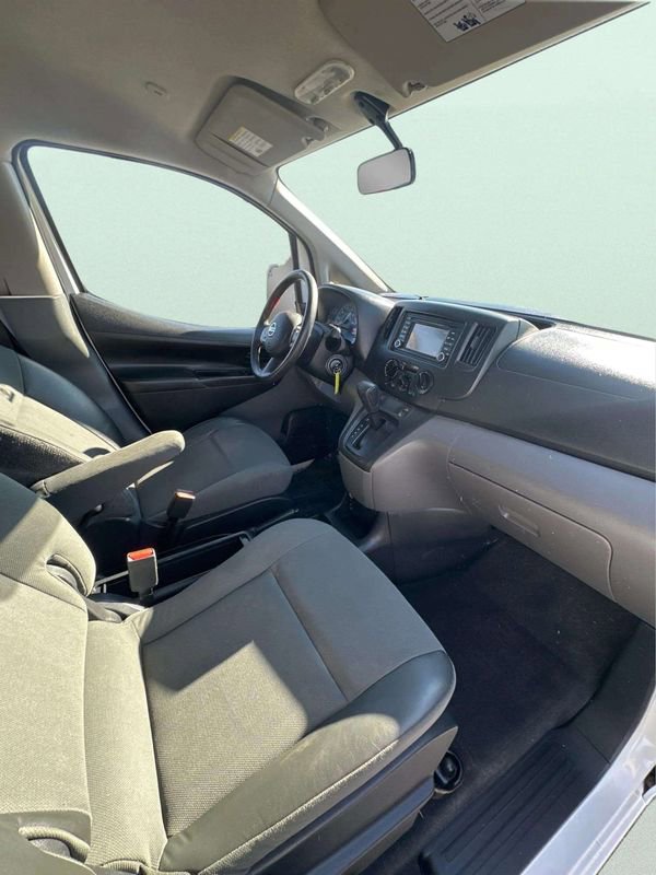 Used 2013 Nissan NV200 SV w/ Technology Pkg image 4