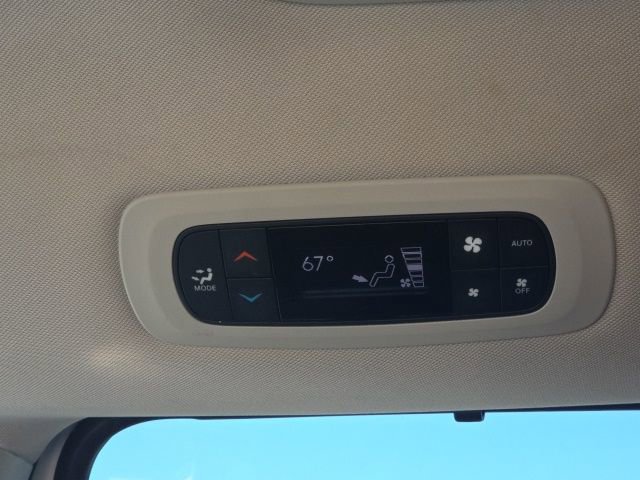 Used 2023 Chrysler Pacifica Touring-L image 20