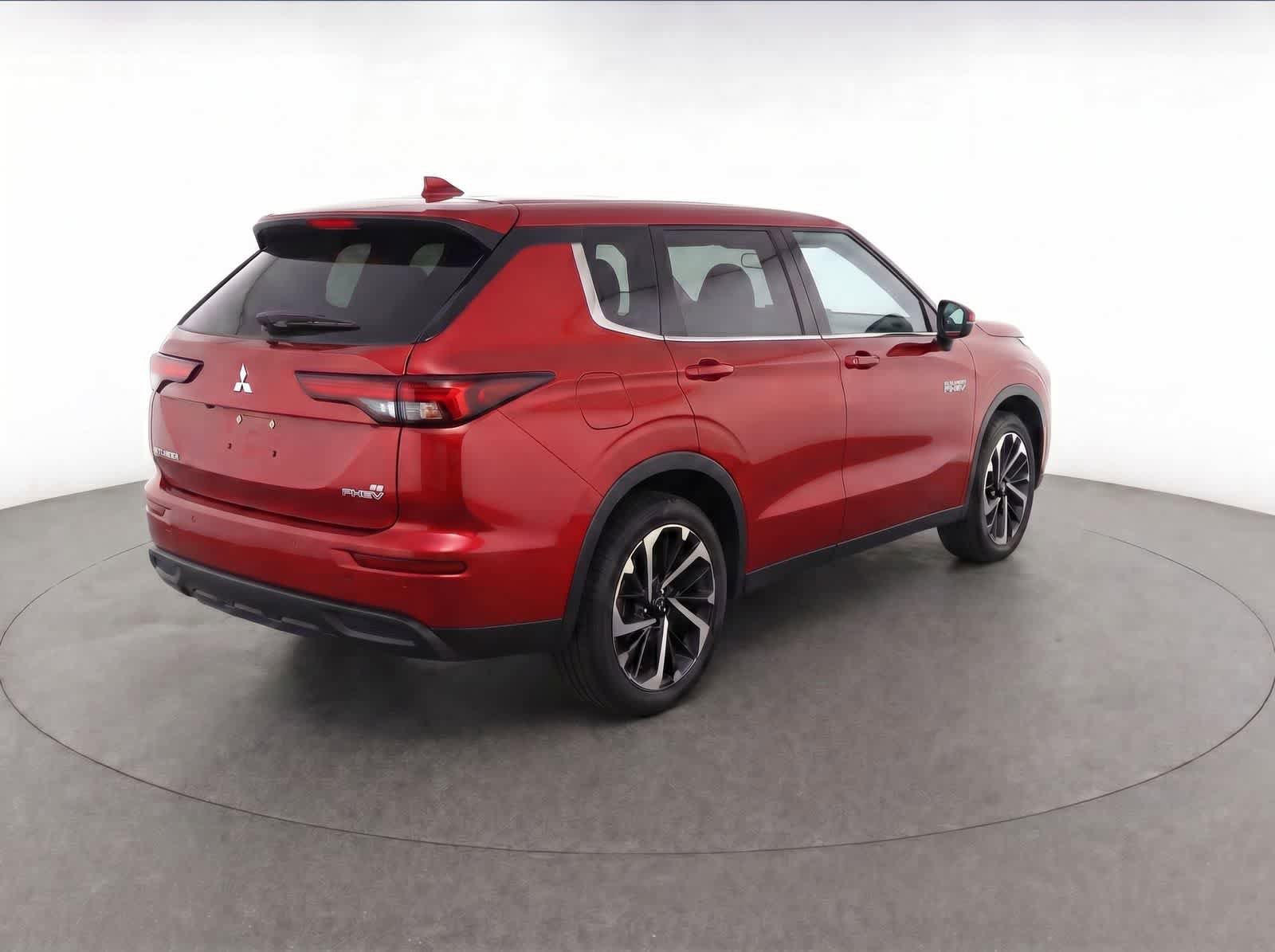 Used 2025 Mitsubishi Outlander SE AWD/4WD image 4