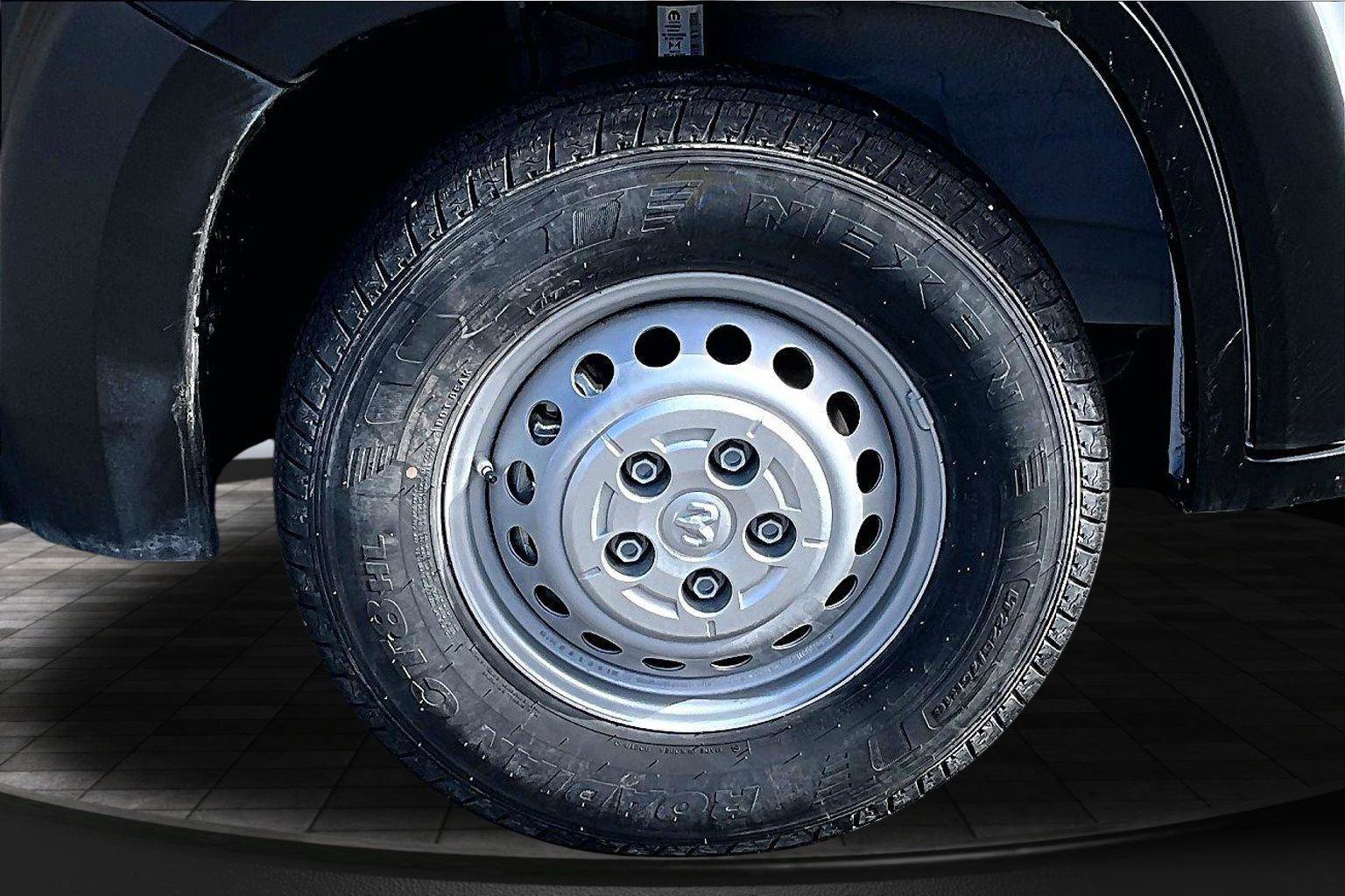 Used 2025 RAM ProMaster 2500 w/ Convenience Group image 10