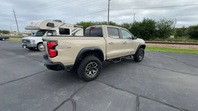 Used 2024 Chevrolet Colorado ZR2 w/ Technology Package AWD/4WD image 8