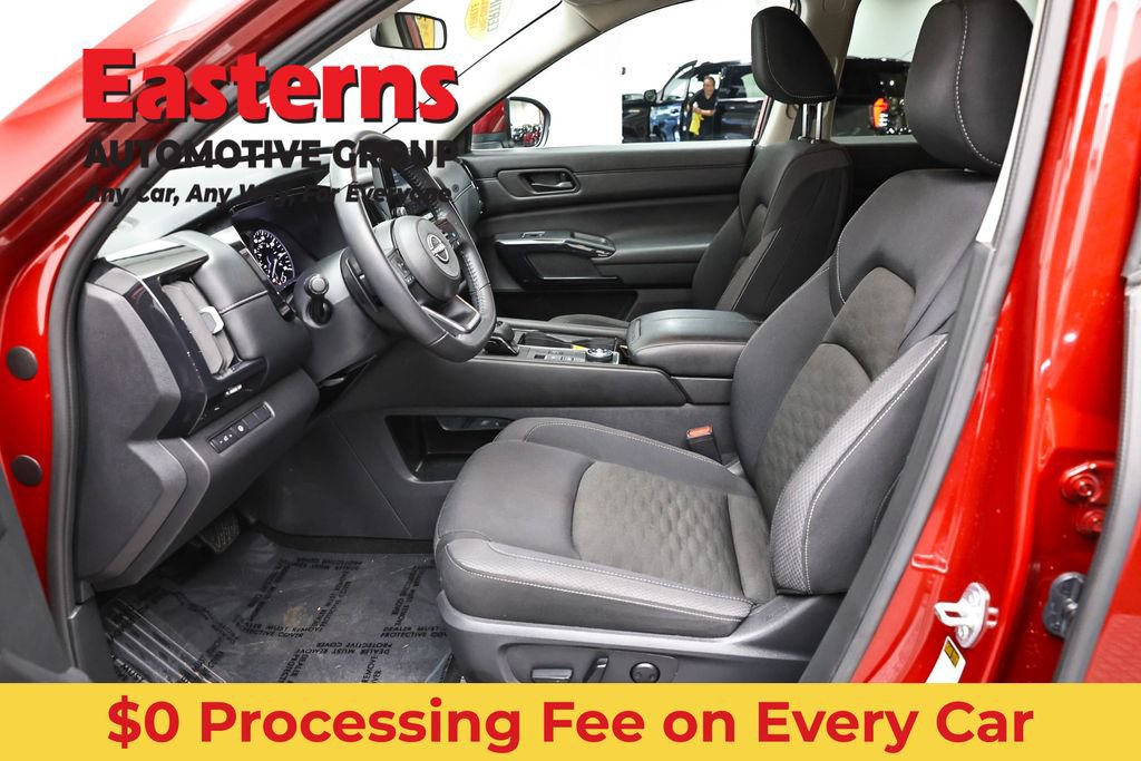 Used 2024 Nissan Pathfinder SV AWD/4WD image 14