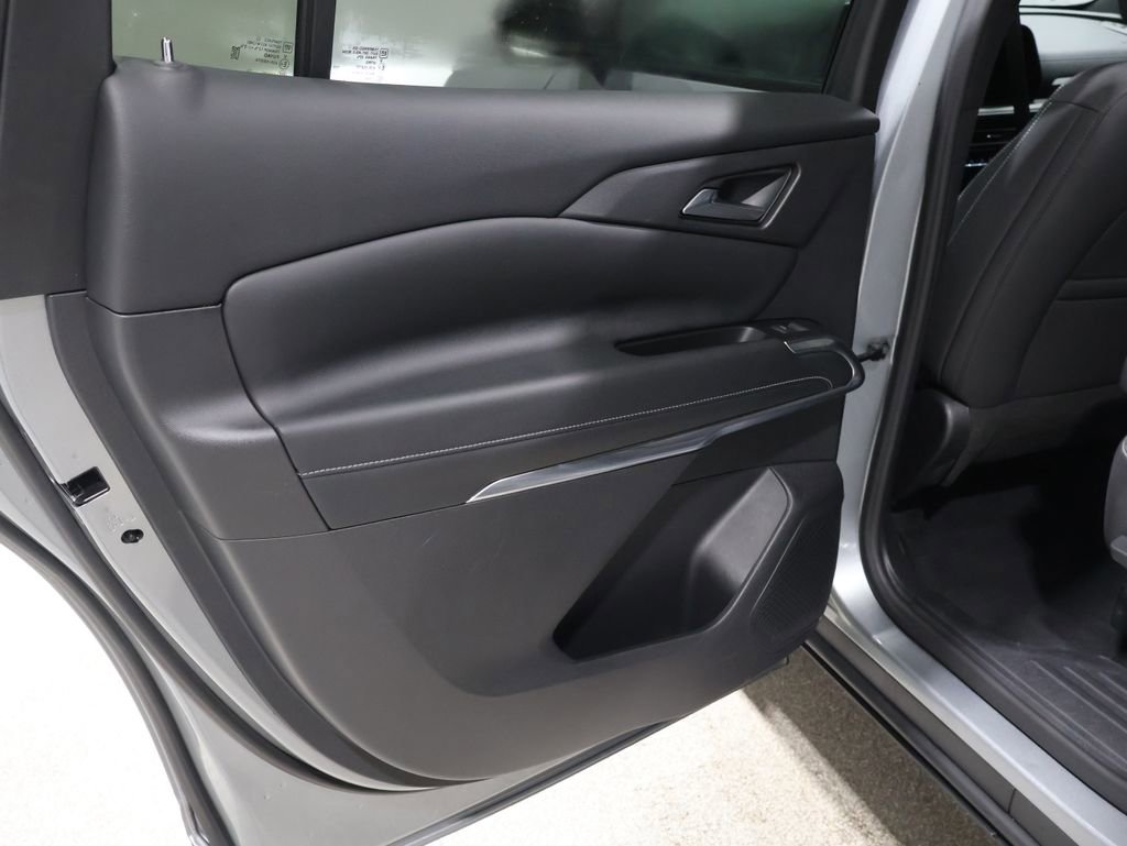 Used 2024 Chevrolet Traverse LT image 18