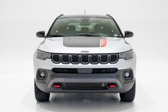 Certified 2025 Jeep Compass Trailhawk AWD/4WD image 4