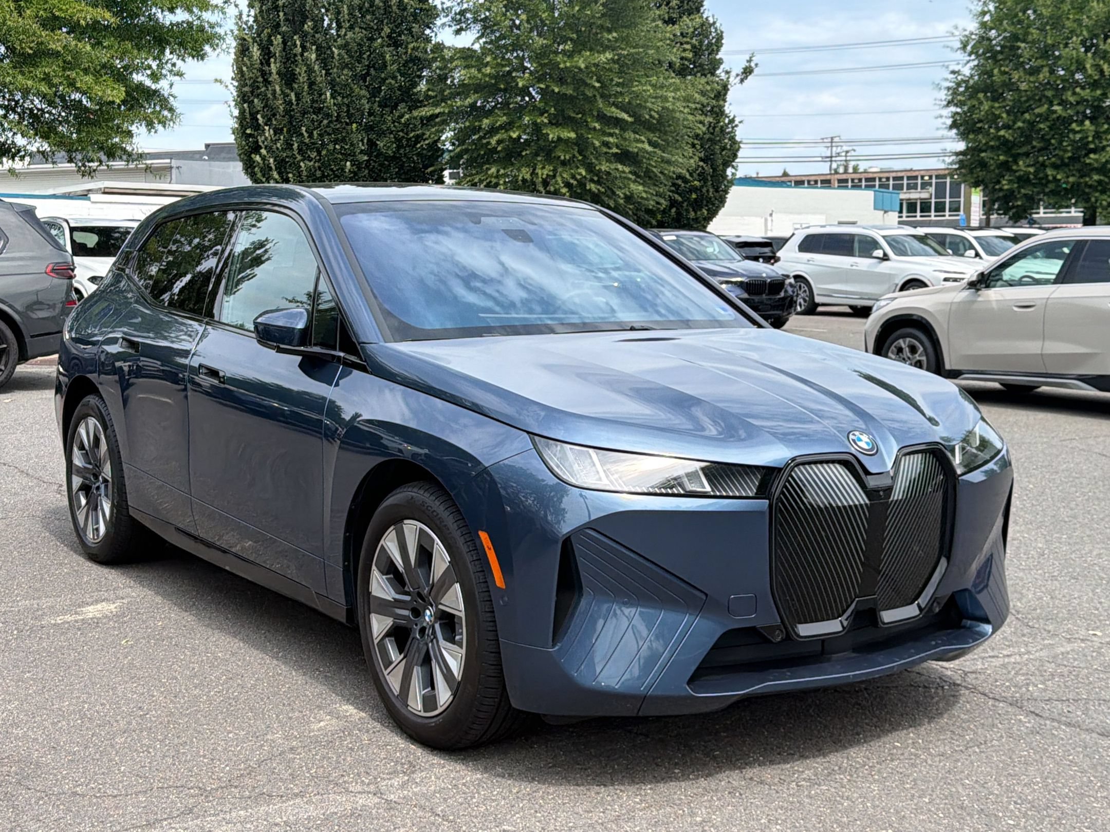 Used 2026 BMW iX xDrive60 AWD/4WD image 7