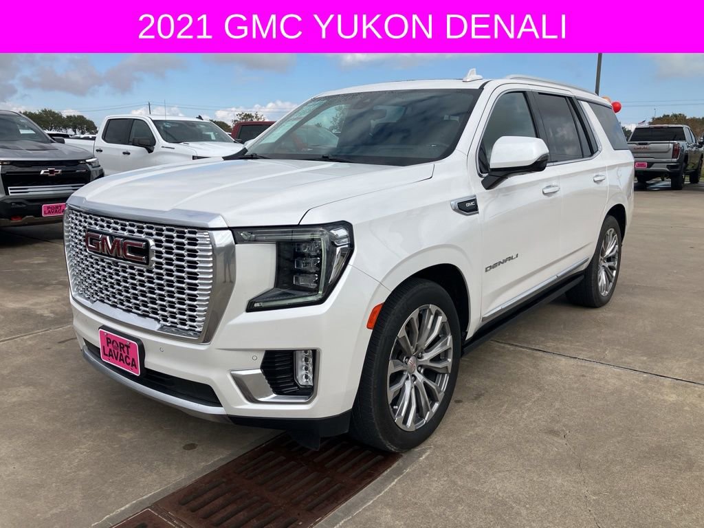 Used 2021 GMC Yukon Denali w/ Denali Premium Package image 3