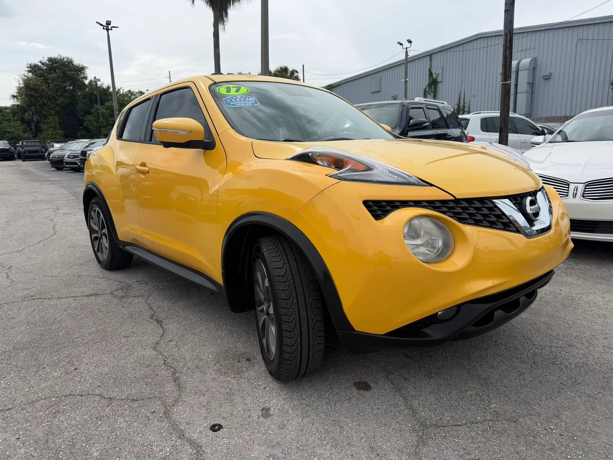 Used 2017 Nissan Juke SL w/ Interior Illumination Package AWD/4WD image 3