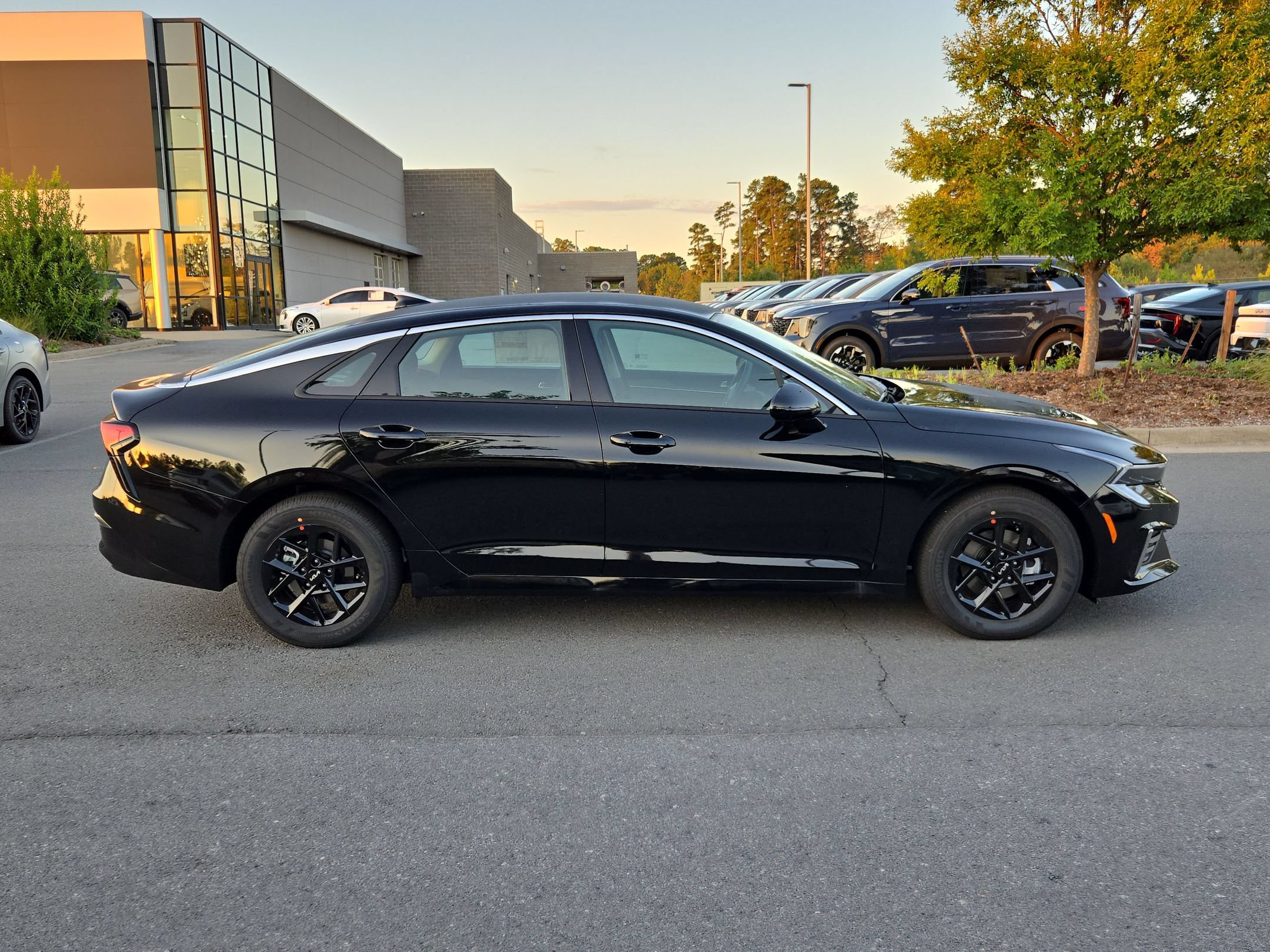 New 2026 Kia K5 LXS FWD image 8