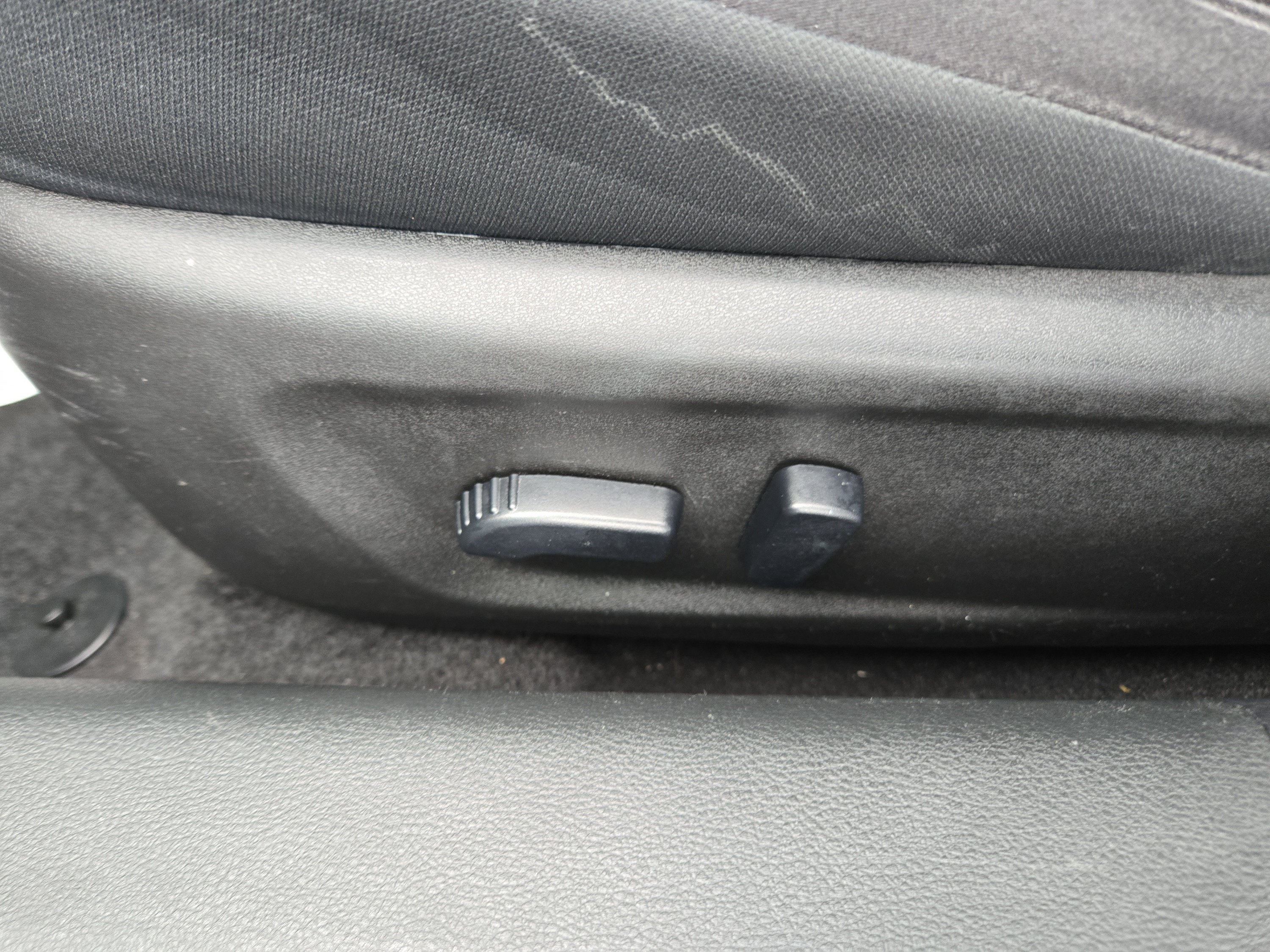 Used 2025 Nissan Altima 2.5 SV FWD image 24