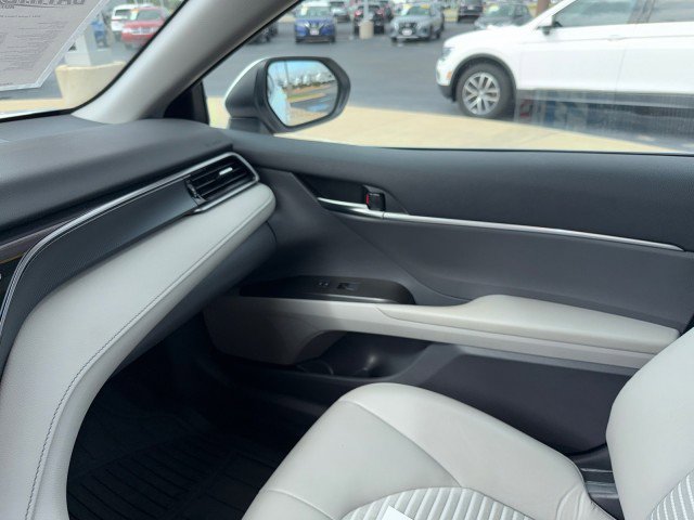 Used 2024 Toyota Camry SE image 19