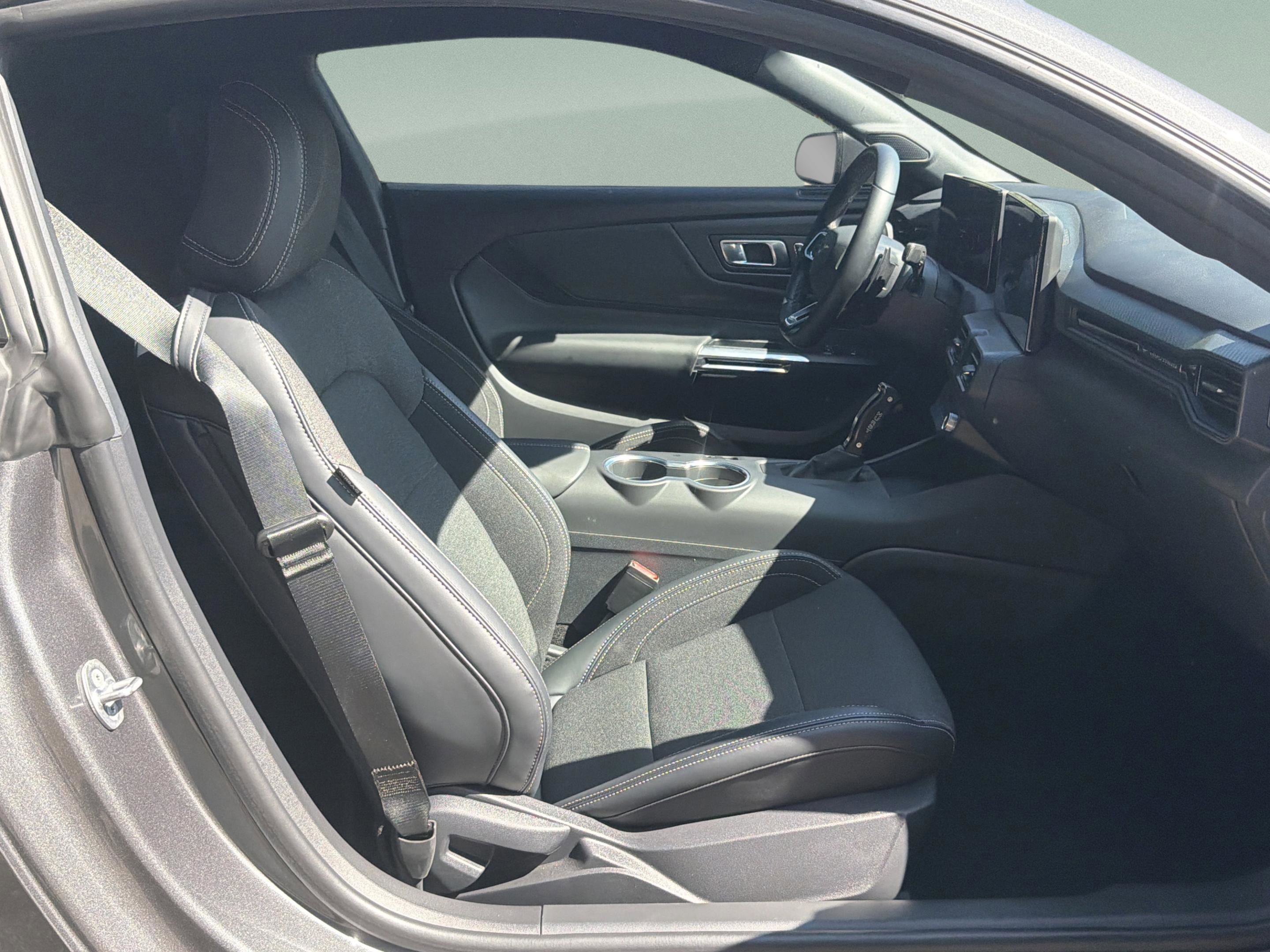 Used 2025 Ford Mustang GT RWD image 21