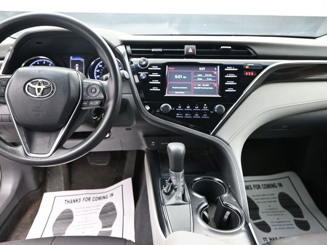 Used 2018 Toyota Camry LE FWD image 14