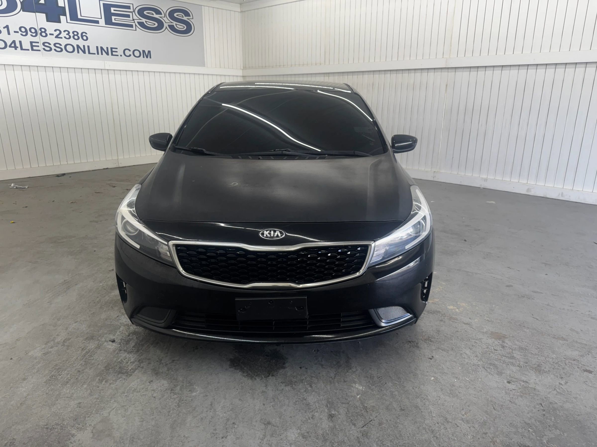 Used 2017 Kia Forte LX image 2