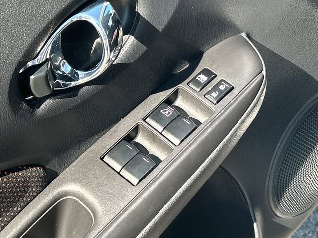 Used 2015 Nissan Versa Note SR image 12