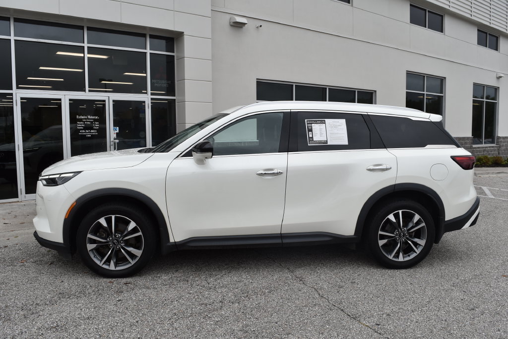 Used 2023 INFINITI QX60 Luxe w/ Performance Audio Package AWD/4WD image 4