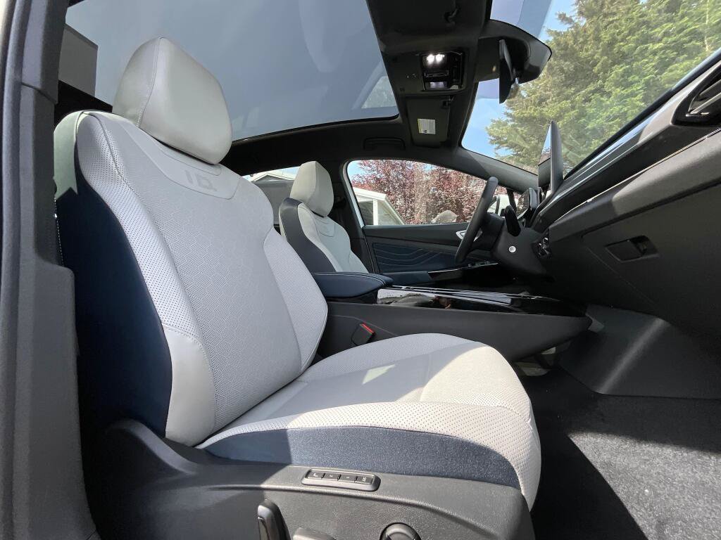 New 2026 Volkswagen ID.4 Pro S AWD/4WD image 12