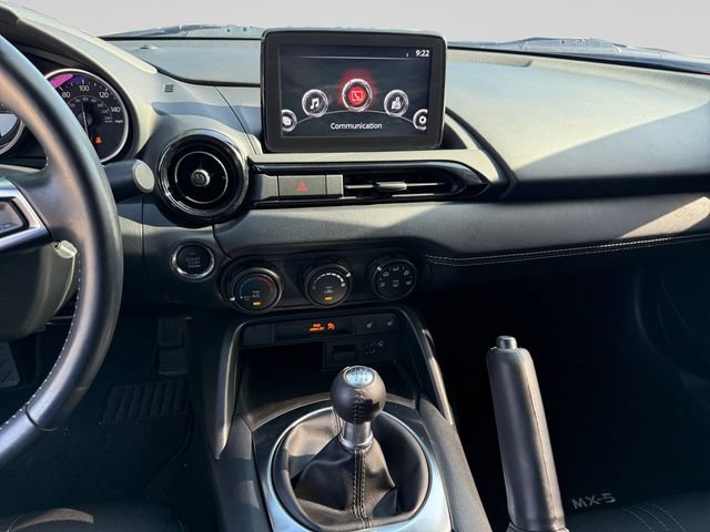 Used 2022 MAZDA MX-5 Miata Club RWD image 13