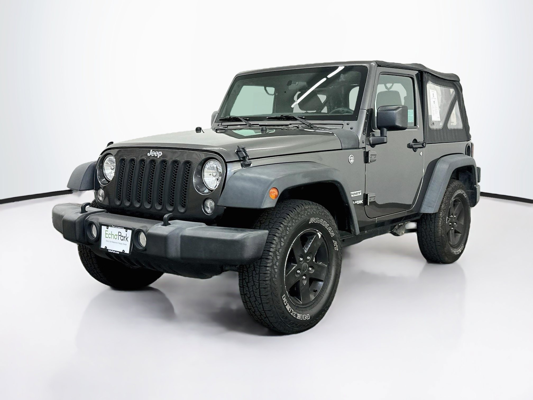 Used 2018 Jeep Wrangler Sport AWD/4WD image 3