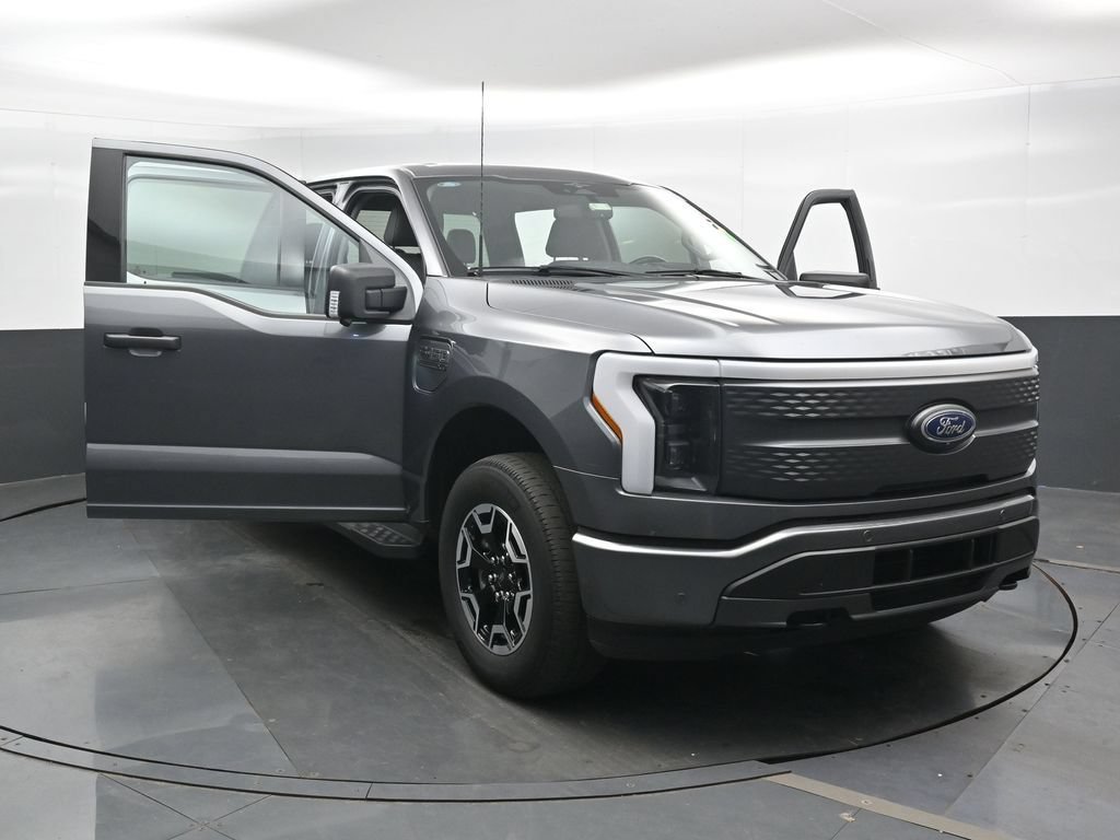 Used 2023 Ford F150 Lightning XLT AWD/4WD image 44