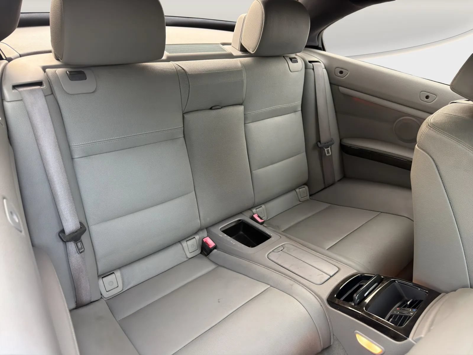 Used 2010 BMW 335i Convertible RWD image 19