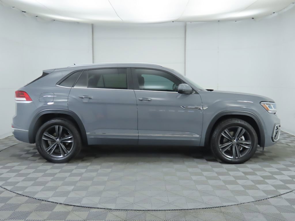 Used 2021 Volkswagen Atlas Cross Sport SE w/ Panoramic Sunroof Package image 4