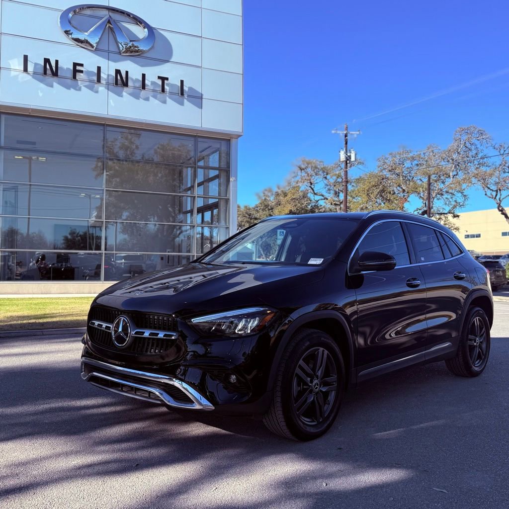 Used 2025 Mercedes-Benz GLA 250 w/ Exclusive Package image 1
