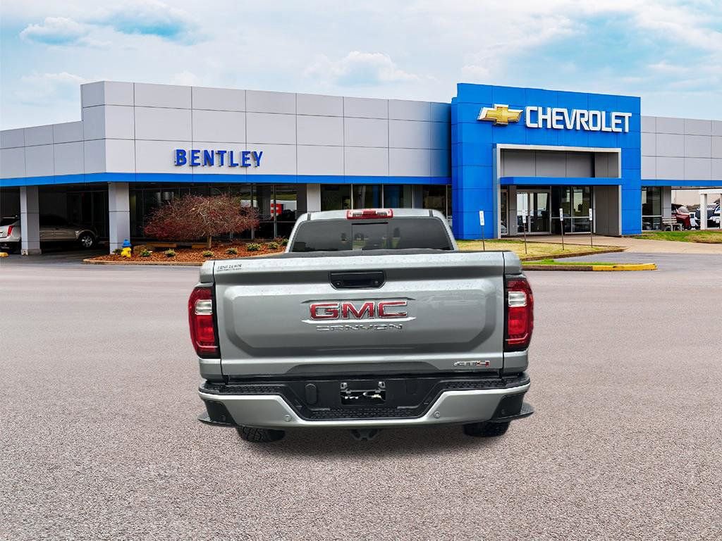 Used 2024 GMC Canyon AT4 w/ AT4 Premium Package AWD/4WD image 5