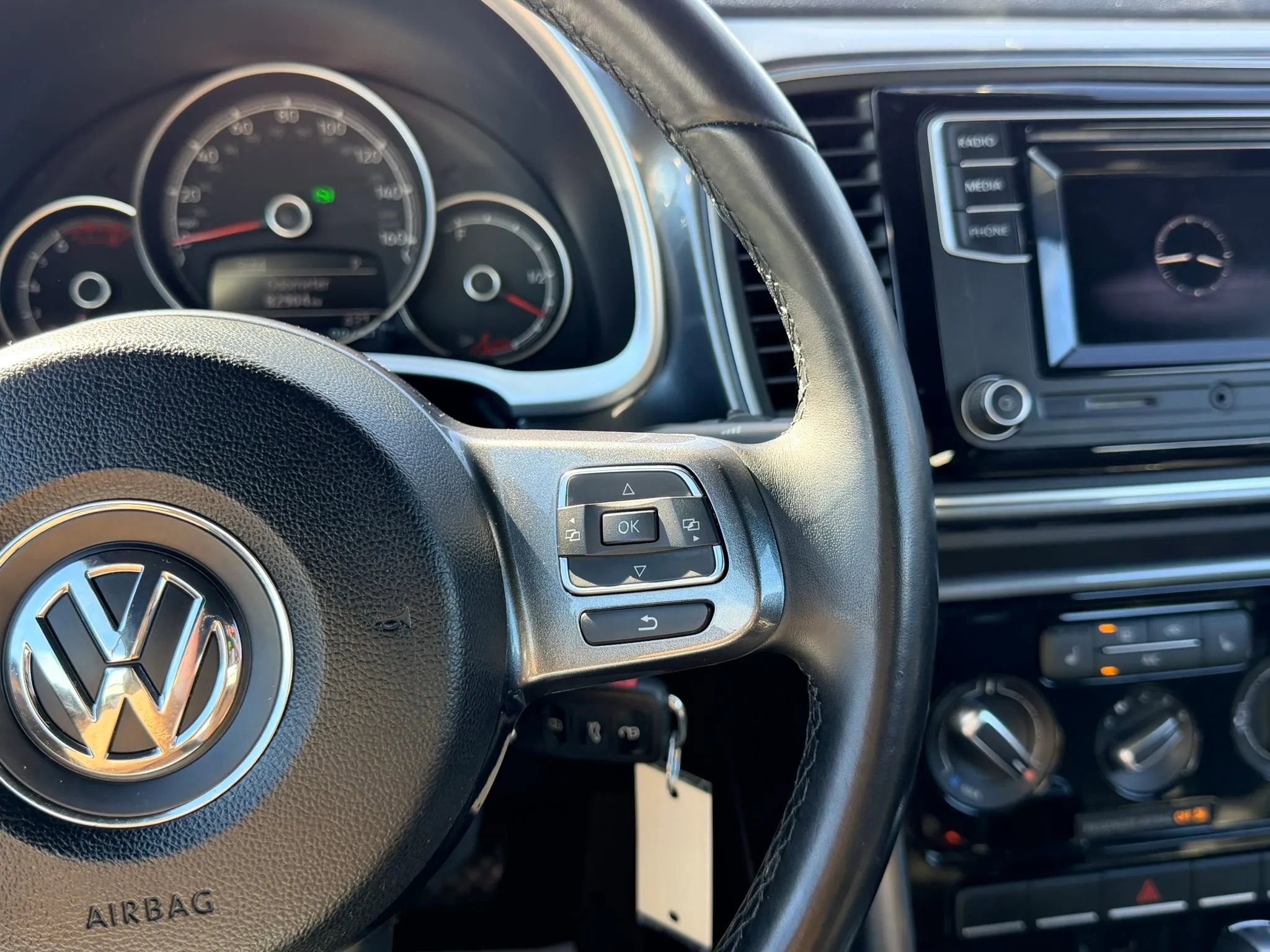 Used 2018 Volkswagen Beetle 2.0T SE image 18