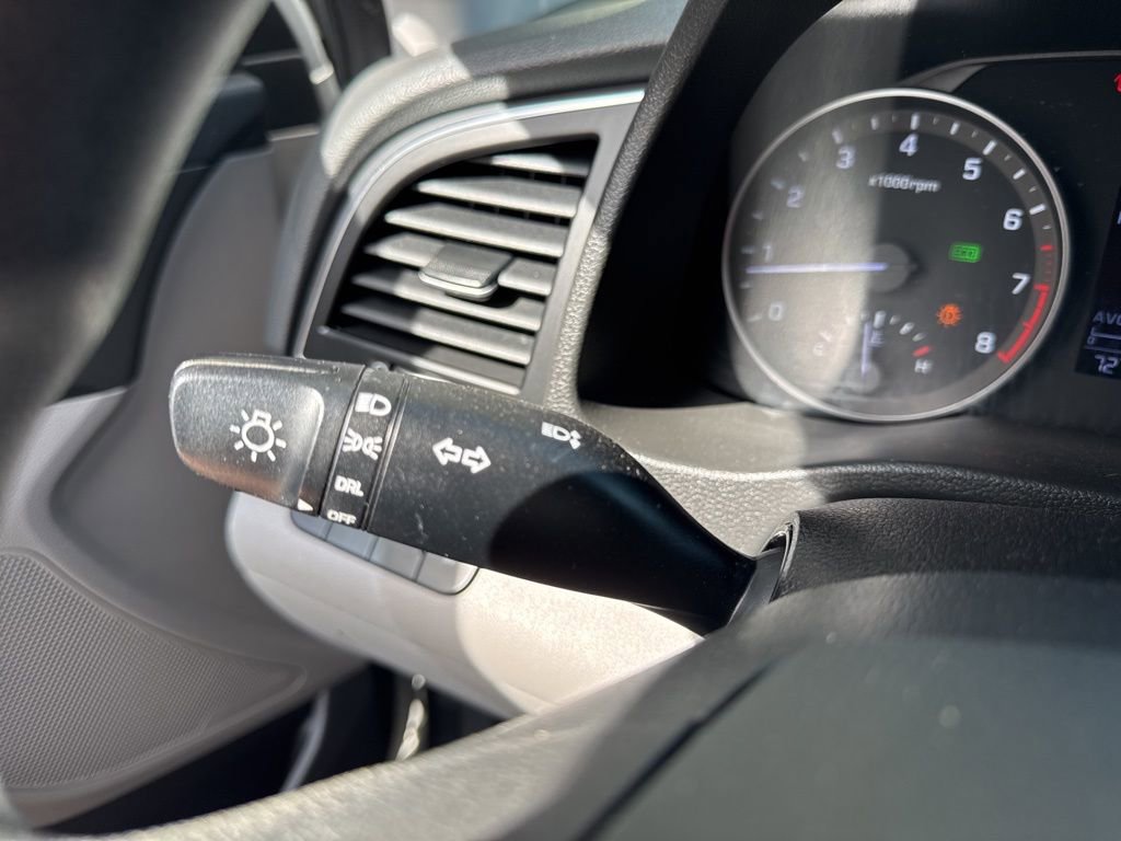 Used 2017 Hyundai Elantra SE image 16