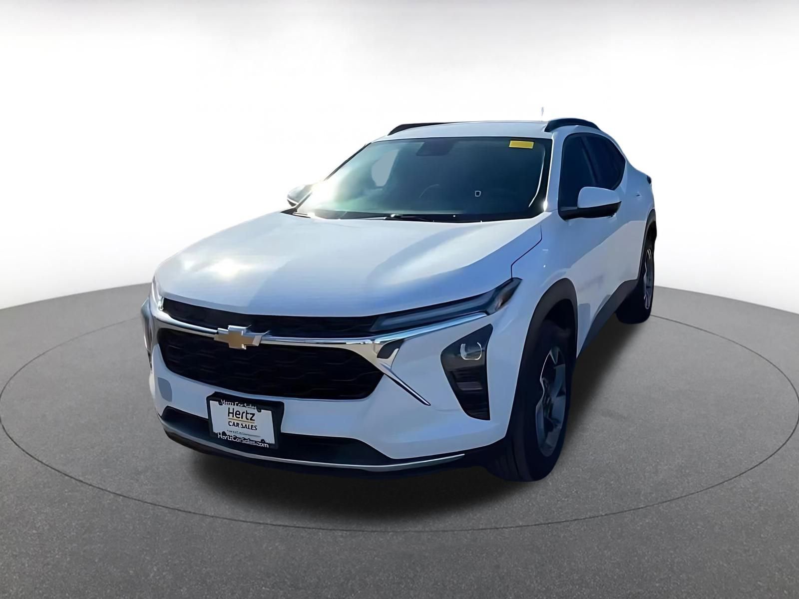 Used 2025 Chevrolet Trax LT image 7