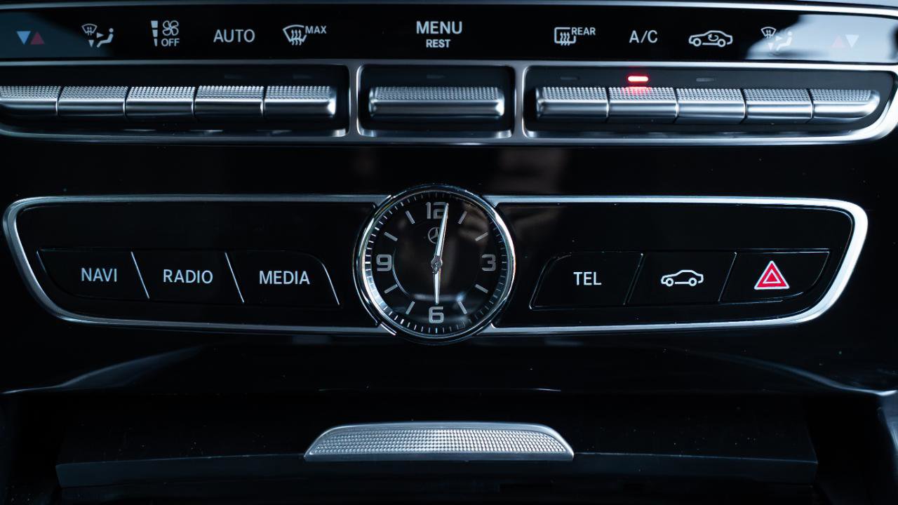 Used 2024 Mercedes-Benz G 550 image 32