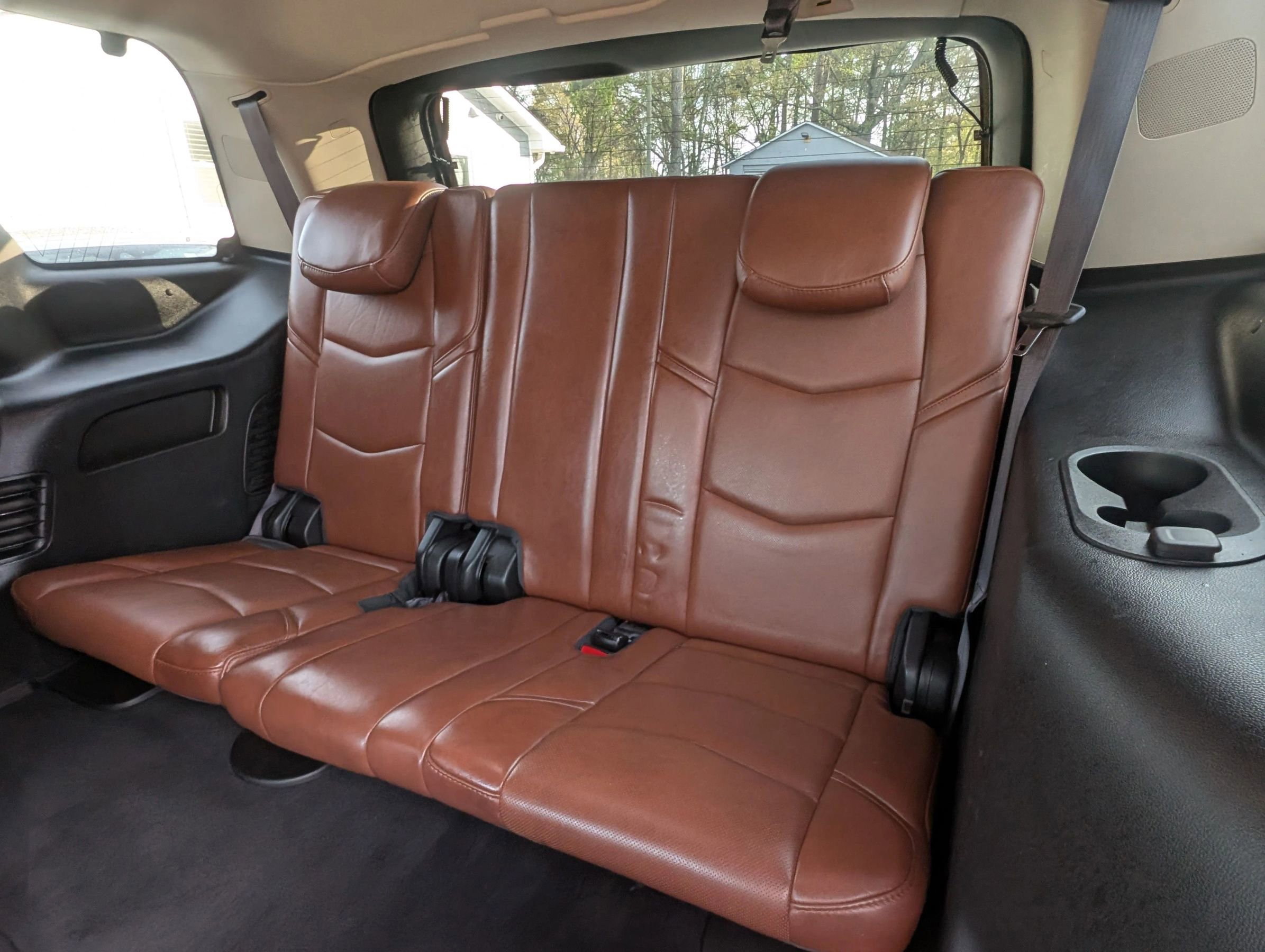 Used 2016 Cadillac Escalade Luxury image 43