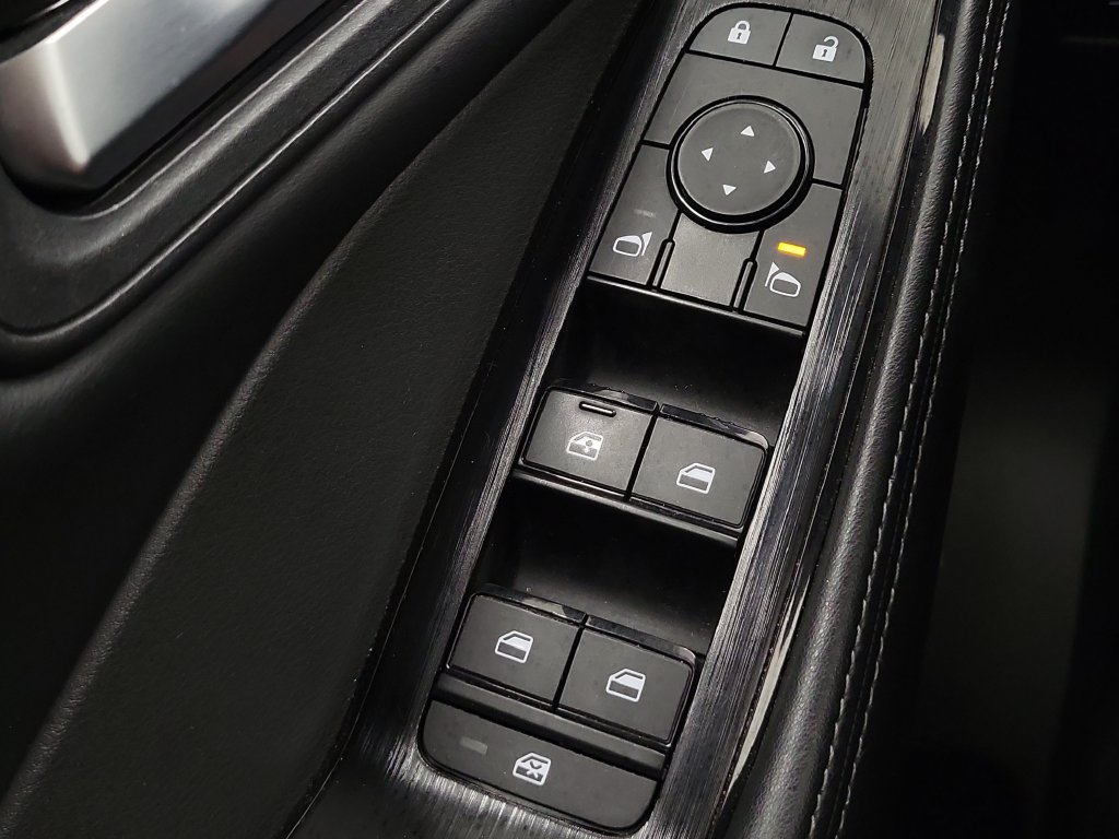 Used 2025 Nissan Rogue SV AWD/4WD image 15