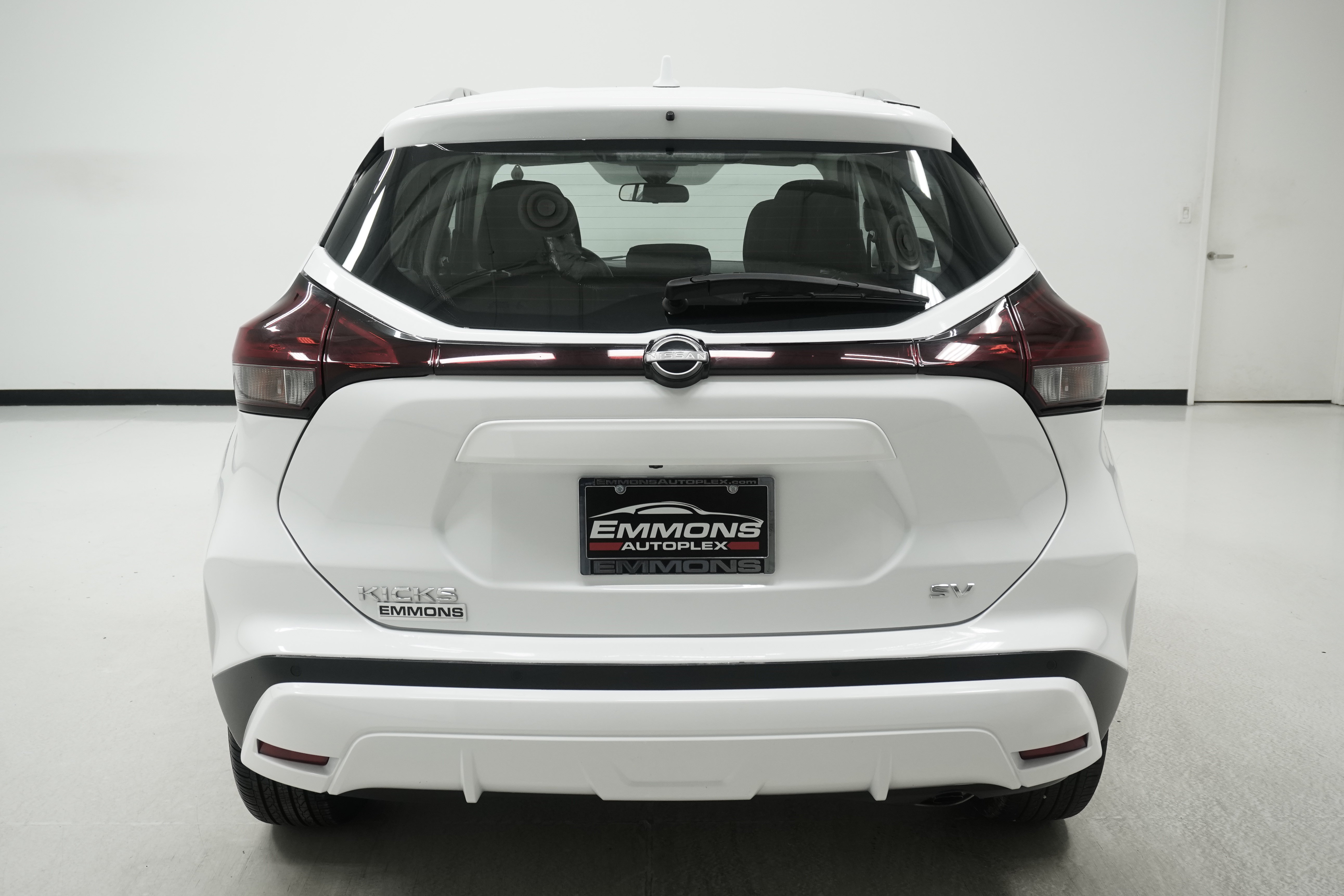 Used 2023 Nissan Kicks SV FWD image 5