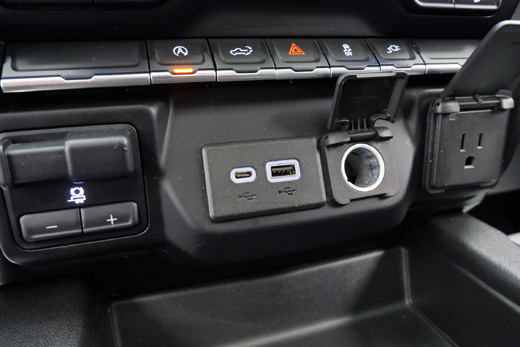 Used 2020 GMC Sierra 1500 Elevation w/ Elevation Value Package AWD/4WD image 28
